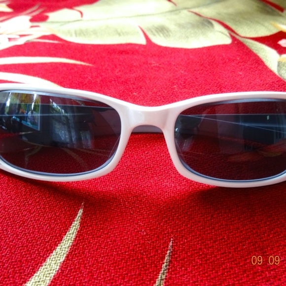 Italian Killer Loop Ladies Capri Sunglasses - Picture 12 of 13